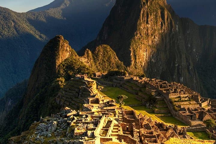 Private 4-Day Classic Inca Trail Trek to Machu Picchu: Sun Gate Arrival