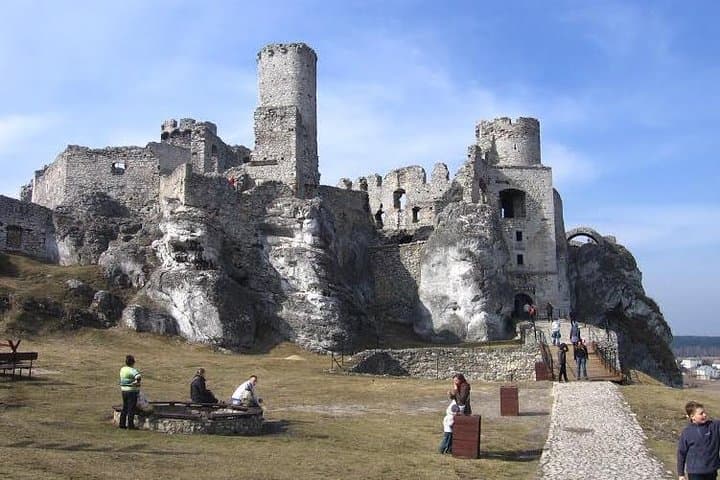 Eagles’ Nests Castles Day Tour from Krakow: Ogrodzieniec, Pieskowa Skała & Błędowska Desert photo 3