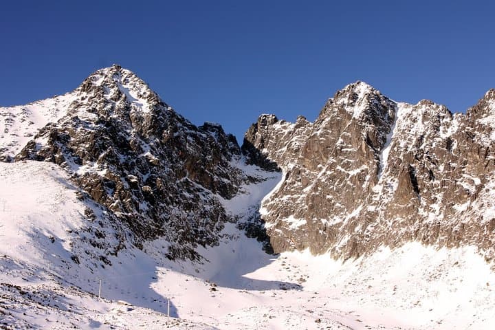 2-Day Private Slovakia Tour from Bratislava: Banská Štiavnica, Vlkolínec & High Tatras