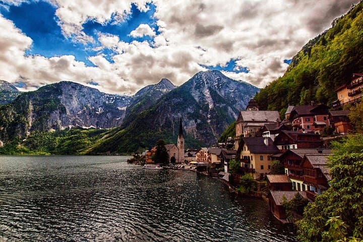 Two-Day Private Tour: Cesky Krumlov, Hallstatt & Salzburg from Vienna
