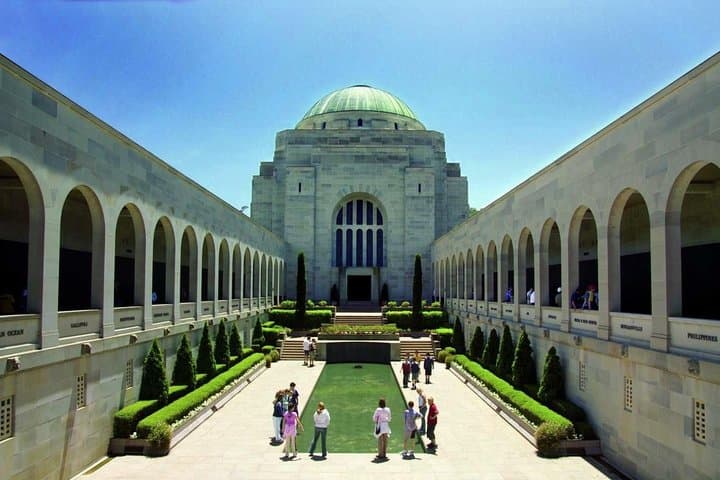 Canberra Day Trip from Sydney: Parliament, Museums & Floriade in One Long Day