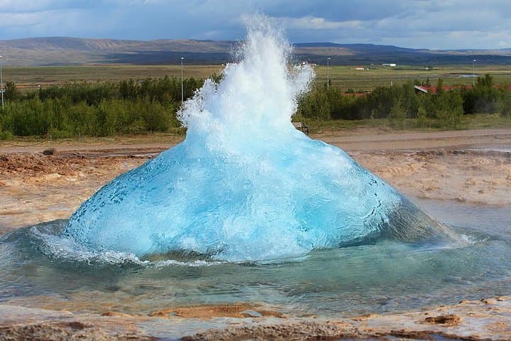 Golden Circle to Blue Lagoon: Full-Day Geysers, Gullfoss & Geothermal Bathing from Reykjavik photo 2
