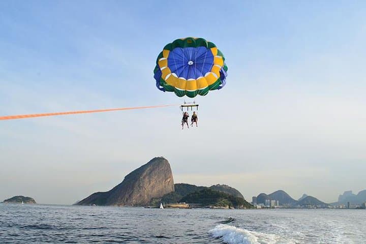 Parasailing Over Guanabara Bay: Rio de Janeiro Aerial Adventure with Hotel Pickup