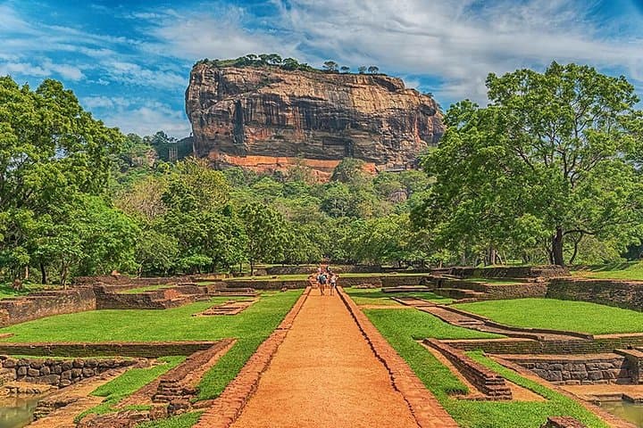 8-day-private-sri-lanka-road-trip-from-colombo-sigiriya-to-hikkaduwa photo 3