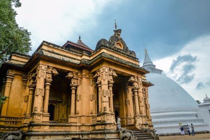 Colombo Shore Excursion: Private 4-Hour City Tour & Kelaniya Temple Visit photo 6