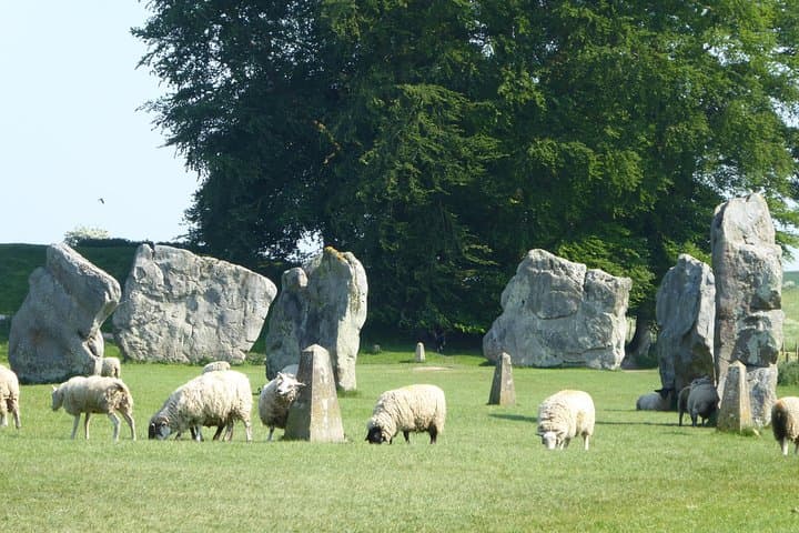 Day Trip from Bath: Private Tour of Avebury, West Kennet & Stonehenge photo 2