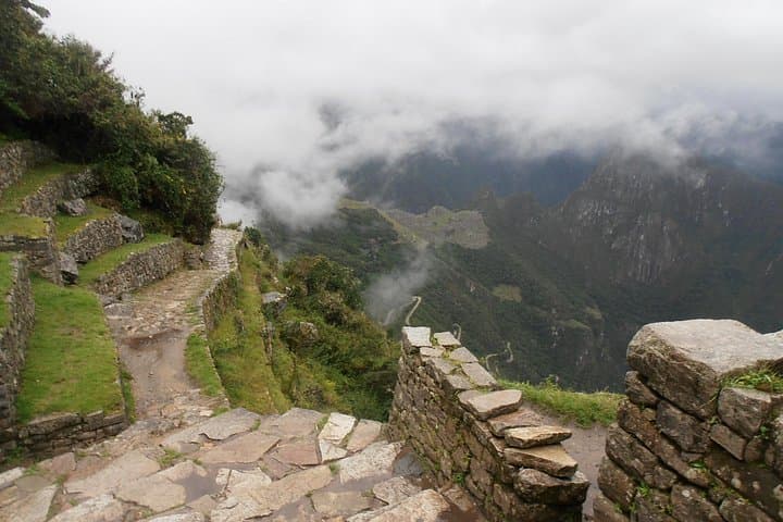 2-Day Private Short Inca Trail to Machu Picchu: Wiñay Wayna, Sun Gate & Sunset Access photo 2