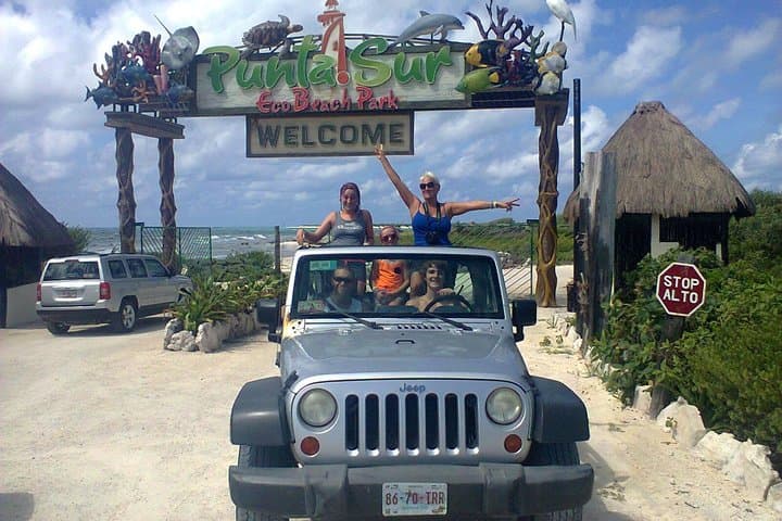 Private Jeep Excursion in Cozumel: Drive, Snorkel and Taste Local Flavors