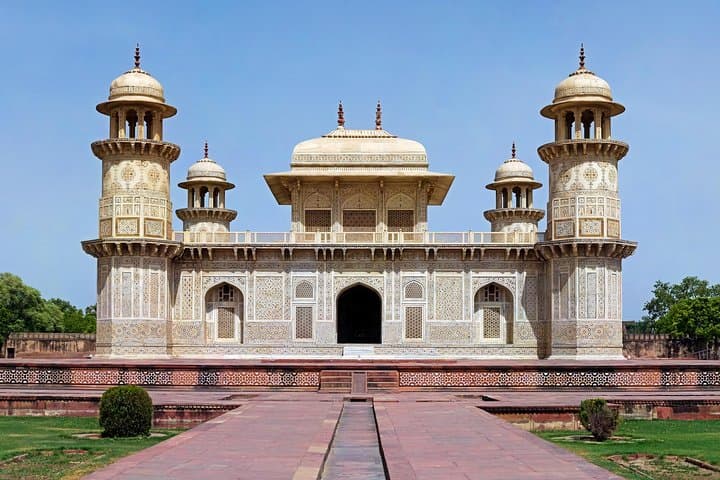 Taj Mahal Sunrise Tour from Delhi — Private Full-Day Agra Excursion photo 5