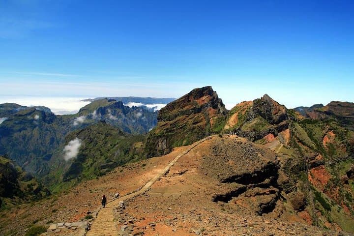Pico do Arieiro to Pico Ruivo: Madeira's High Peaks Day Hike photo 2