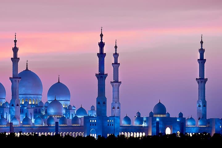Private Abu Dhabi Day Tour: Sheikh Zayed Mosque, Corniche & Yas Island Photo Stops photo 3