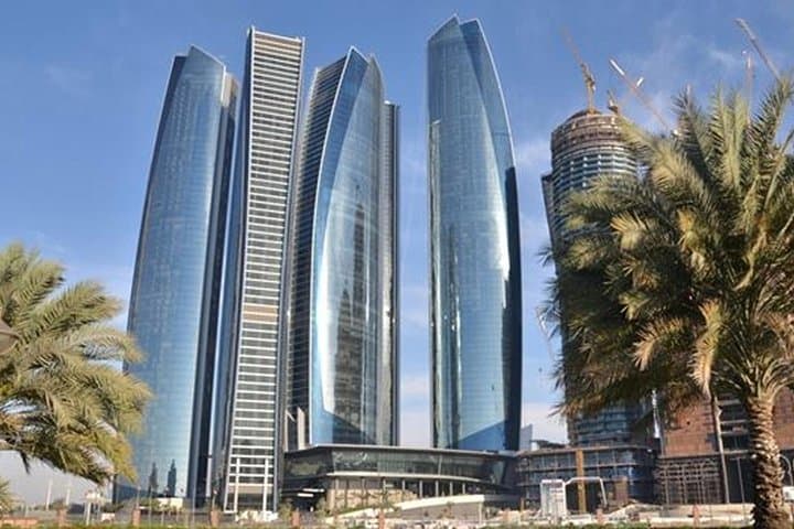 Private Abu Dhabi Day Tour: Sheikh Zayed Mosque, Corniche & Yas Island Photo Stops photo 2