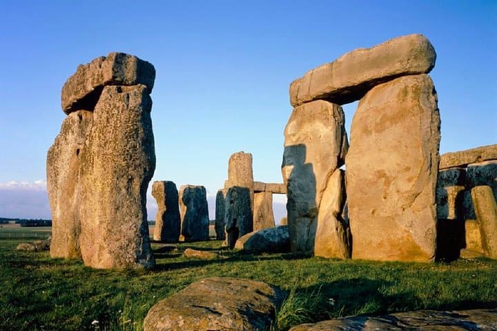 Small-Group Stonehenge, Bath & Secret Place Day Tour from London