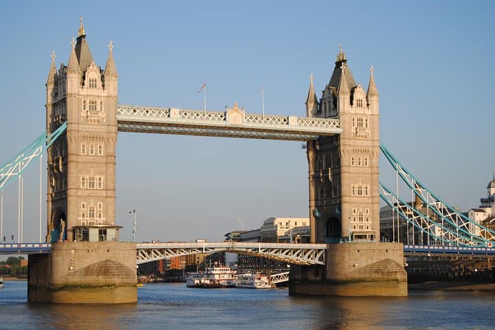 Private Chauffeur Tour of London: 4-Hour Custom City Drive photo 1