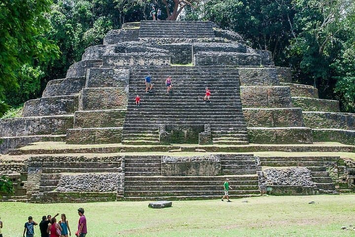 Lamanai & New River Lagoon: Boat Cruise to Ancient Maya Ruins photo 3