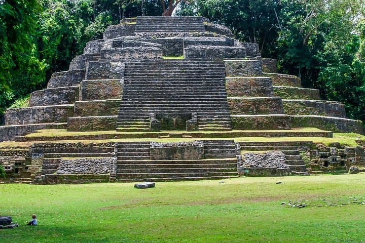 Lamanai & New River Lagoon: Boat Cruise to Ancient Maya Ruins photo 4
