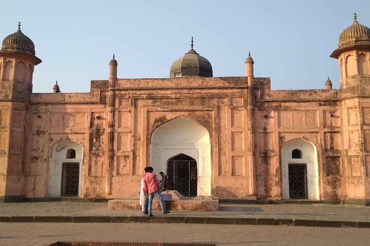 Old Dhaka & Ship Breaking Yard Day Trip — Sadarghat, Lalbagh and Ahsan Manzil photo 2