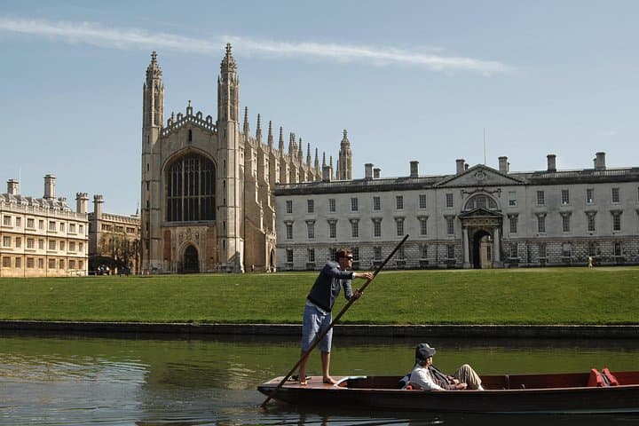 Luxury Range Rover Transfer to Cambridge from London: Private Chauffeured Day Trip