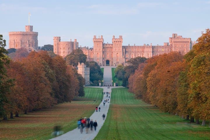 Private Range Rover Tour to Windsor from London: Windsor Castle & The Long Walk photo 3
