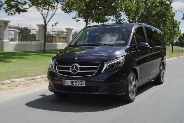 Windsor in a Day: Private Chauffeured Minivan Tour with Blue Badge Guide from London photo 2