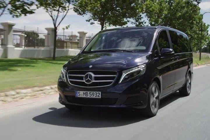 Oxford Day Trip from London: Private Minivan with Blue Badge Guide photo 2