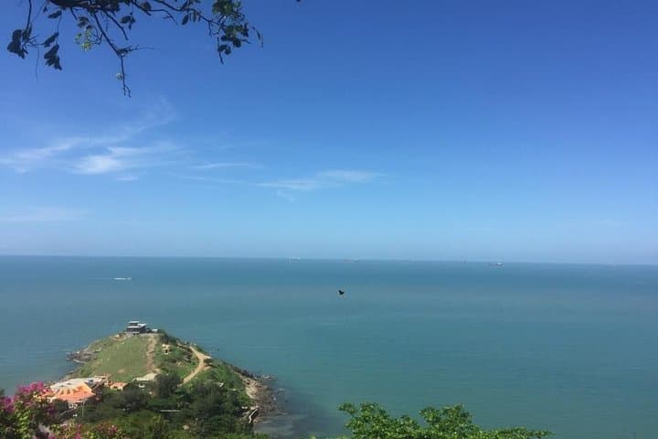 Vung Tau Beach Day Trip from Ho Chi Minh City: Beaches, Statue & Coastal Eats