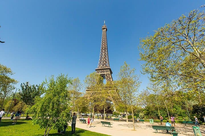 Eiffel Tower Second Floor & Summit Guided Access — 60-Minute Paris Tour
