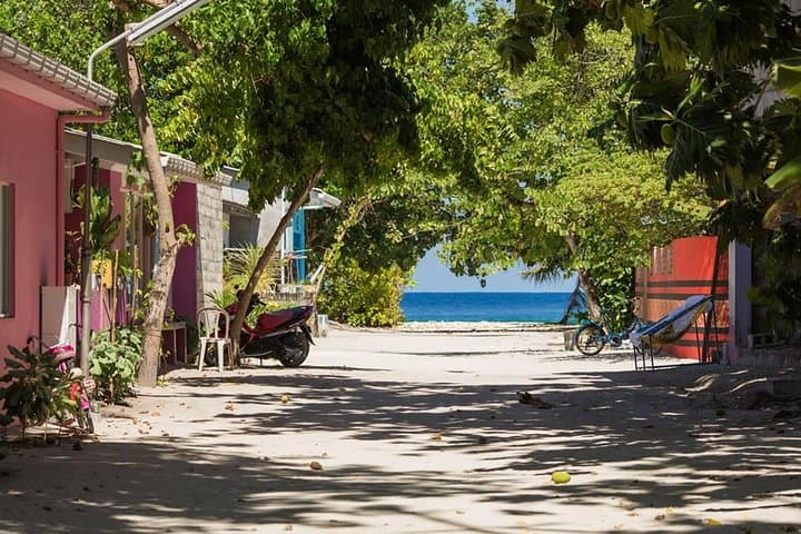 Maldives Island-Hopping: 7-Night Guesthouse Tour for Snorkeling & Local Culture