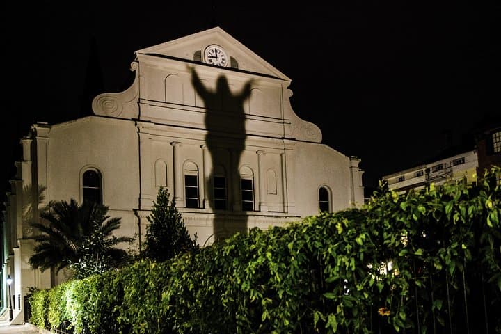 New Orleans Dark Side Tour: Ghosts, Voodoo & Bourbon Street Night Walk