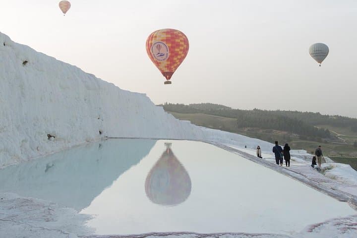 Pamukkale Hot Air Balloon Flight: Sunrise Over Turkey's White Terraces