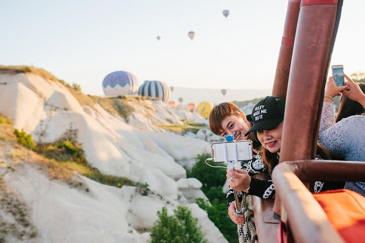 Cappadocia Sunrise Hot Air Balloon and Full-Day Red & Green Valleys Tour