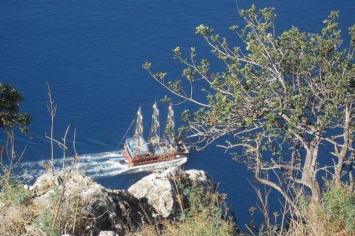 Alanya Catamaran Cruise: 6-Hour Boat Trip with Lunch & Drinks photo 2