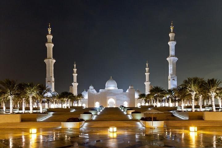 Abu Dhabi Full-Day City Tour: Sheikh Zayed, Emirates Palace & BAPS Mandir photo 2