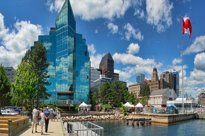 Halifax on Foot: Shore Excursion to the Citadel & Waterfront