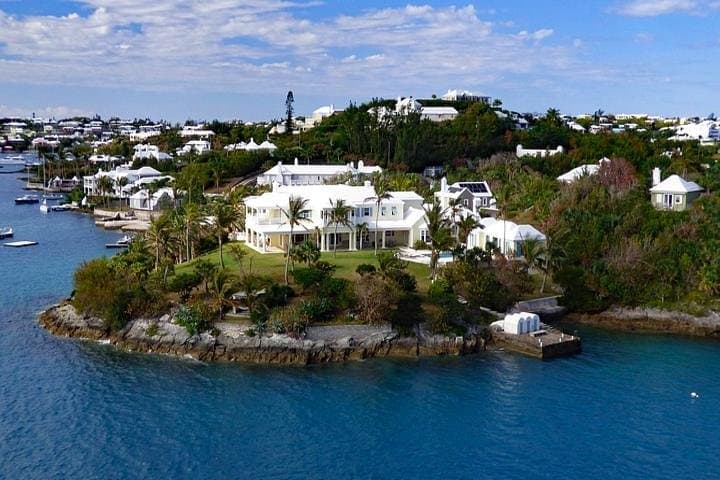 Kings Wharf Catamaran Cruise: Snorkel, Paddle & Refreshments in Bermuda photo 2