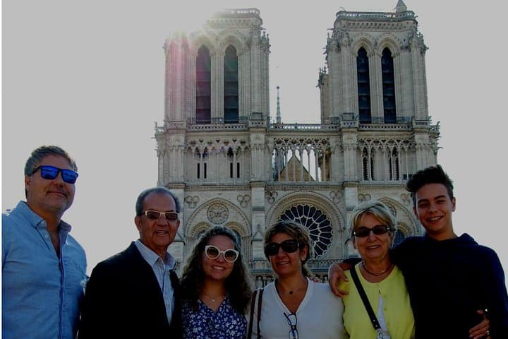 Paris Private Day Tour: Montmartre, Louvre, Notre-Dame, Sainte-Chapelle & Eiffel Tower photo 2
