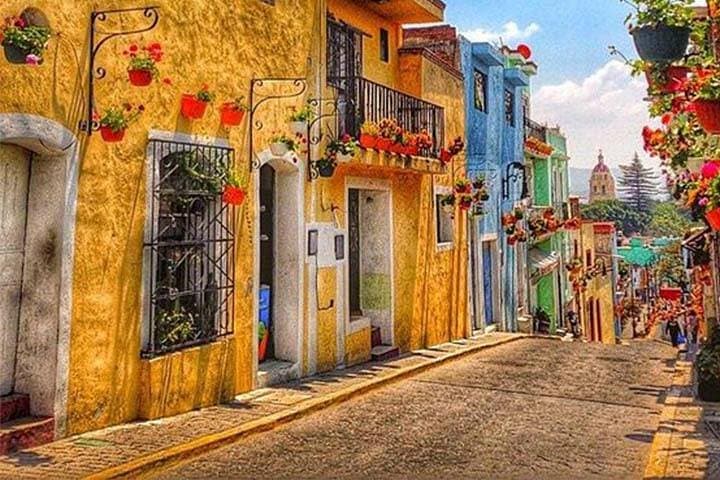 Puebla & Cholula Day Trip from Mexico City — Colonial Streets, Talavera Tiles & Cuexcomate photo 2