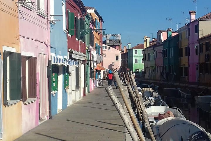 Murano Glass and Burano Lace Tour from Venice: Boat Cruise, Workshop & Village Walk photo 2