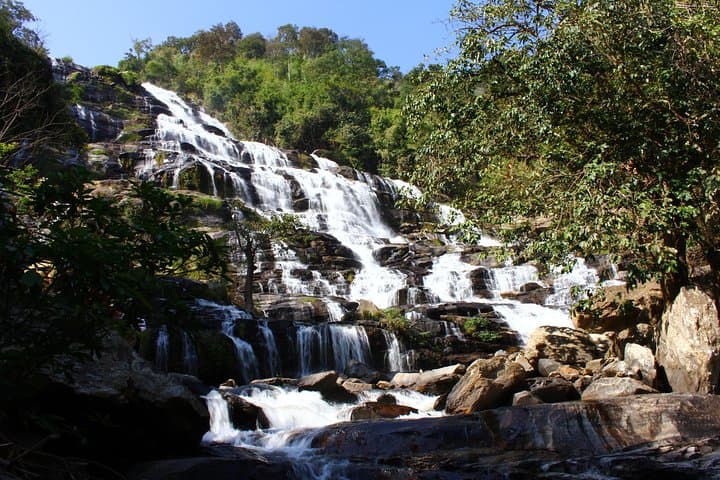 Doi Inthanon Day Tour: Summit Views, Twin Pagodas & Waterfalls from Chiang Mai photo 2