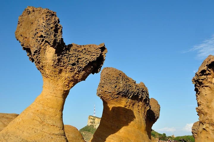 Full-Day Jiufen, Yehliu Geopark & Shifen Tour from Taipei: Coast, Waterfalls & Old Streets photo 3