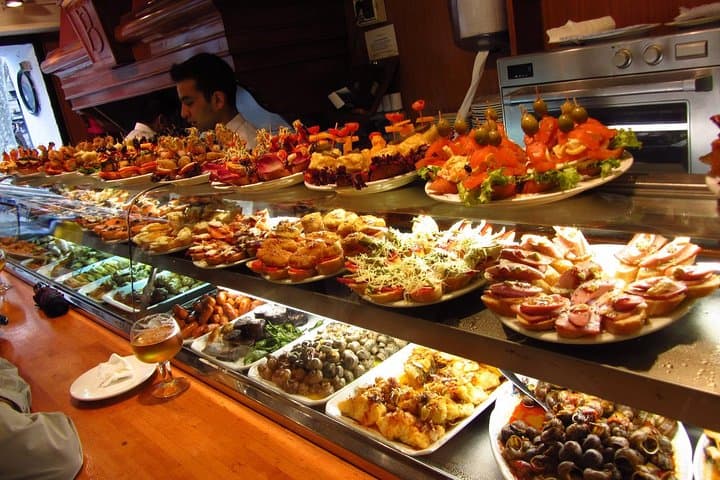 Barcelona Night Tapas Tour in the Modernist Quarter — Small-Group Food Walk photo 2