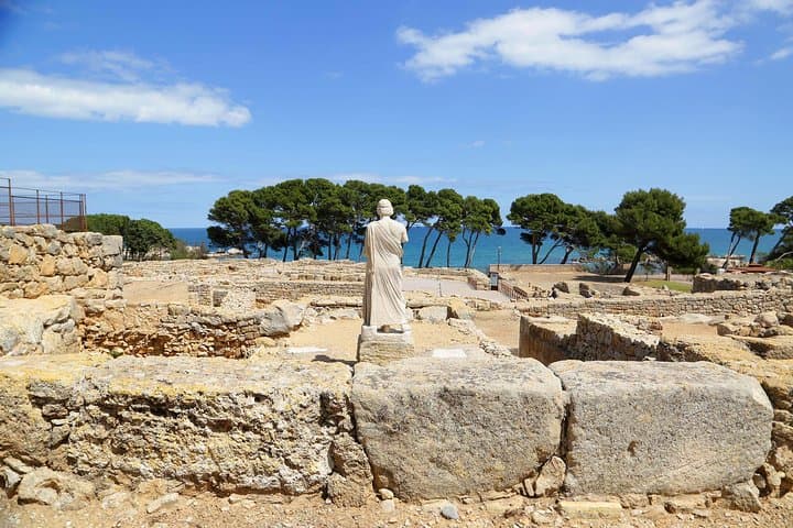 Costa Brava and Empúries Day Tour from Barcelona with Medes Islands Boat Ride