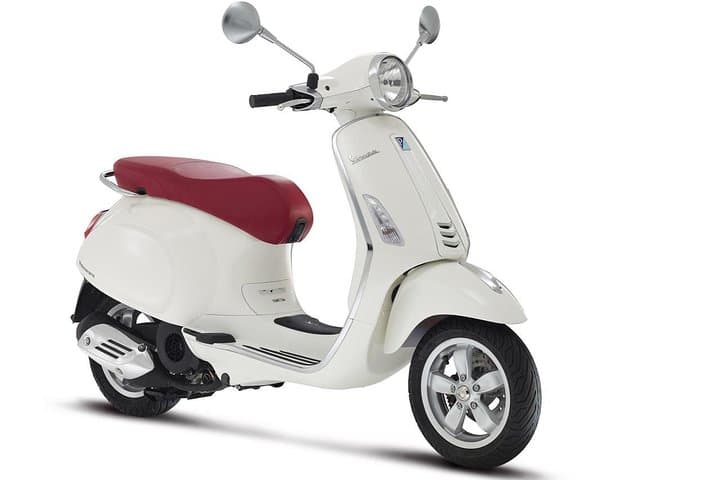 Ride Rome: 48-Hour Vespa Primavera Rental from the Colosseum photo 1