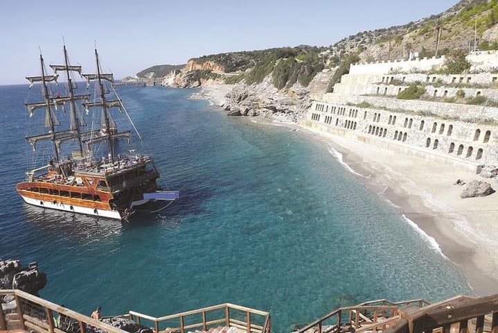 Alanya Catamaran Cruise: 6-Hour Boat Trip with Lunch & Drinks