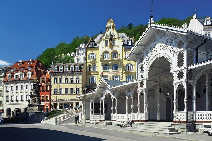 Karlovy Vary Day Trip from Prague: Moser Glass, Hot Springs & Lunch