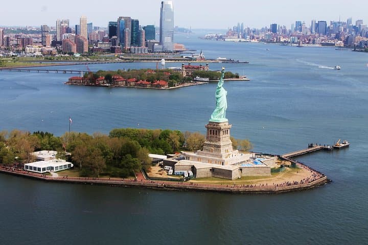 Lower Manhattan Walking Tour with Statue of Liberty View — Guided Shoreline History photo 2