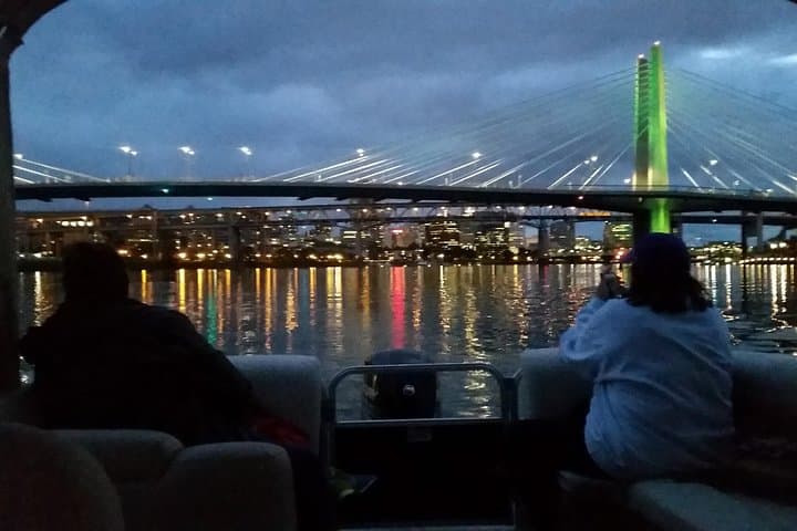Portland City Lights & Bridge Cruise on the Willamette