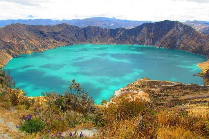 Quilotoa-Crater-Lake-and-Indigenous-Markets-Day-Trip-from-Quito photo 1