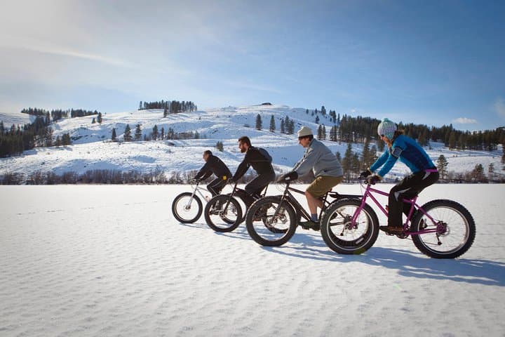 Fat eBike Ride on Mount Royal — Winter (and Year-Round) Fat-Bike Tour of Montréal
