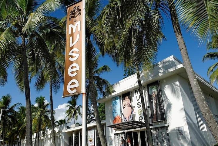 Self-Guided Noumea Walking Audio Tour: City Market, Cathedral & Coastal Views photo 2